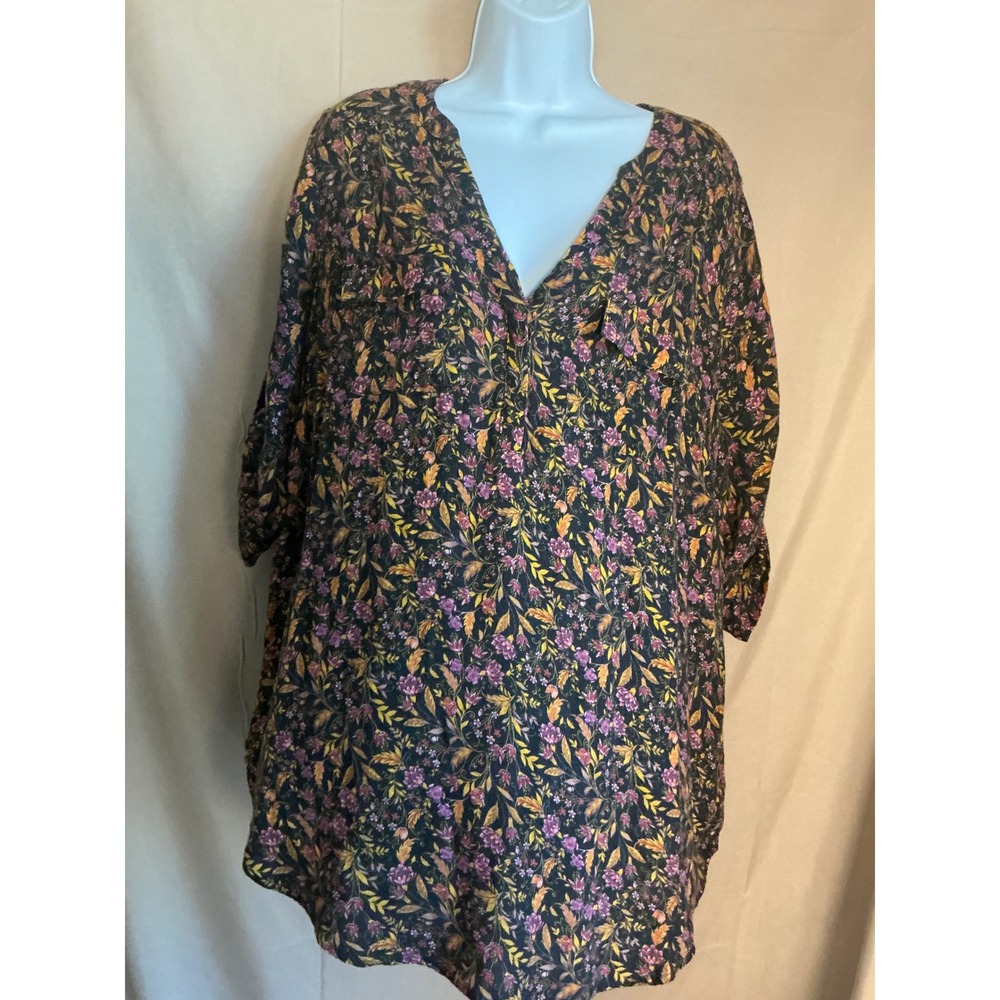 Torrid Harper Blouse Womens 1 Black Floral Excellent Roll Tab V-Neck Pullover